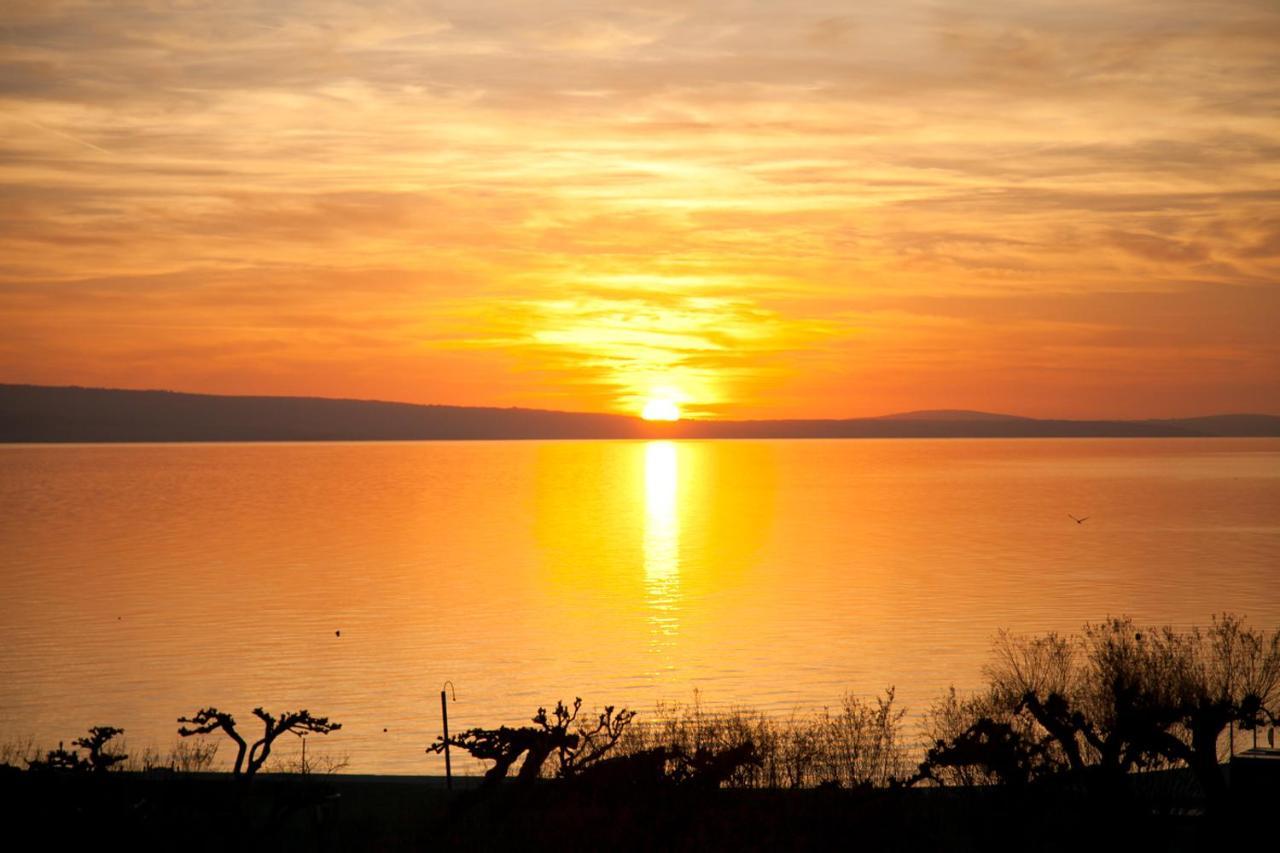 דירות אומיס Anastazija Sea View מראה חיצוני תמונה